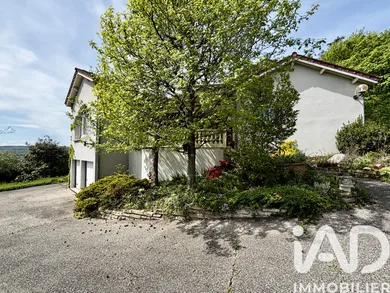 Maison d'architecte à Saint-Priest-en-Jarez (42270)