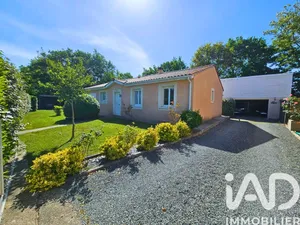 Maison traditionnelle à Brach (33480)