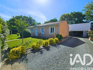 Maison traditionnelle à Brach (33480)