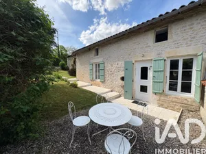 Maison de campagne à Montjean (16240)