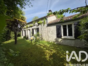 Domaine à Val-d'Auge (16170)