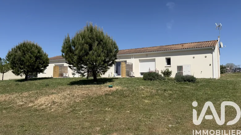 Maison 9 pièces 174 m² · à Jonzac · 174 m² · 475 000 €