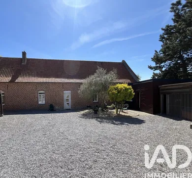 Maison de village à Lieu-Saint-Amand (59111)