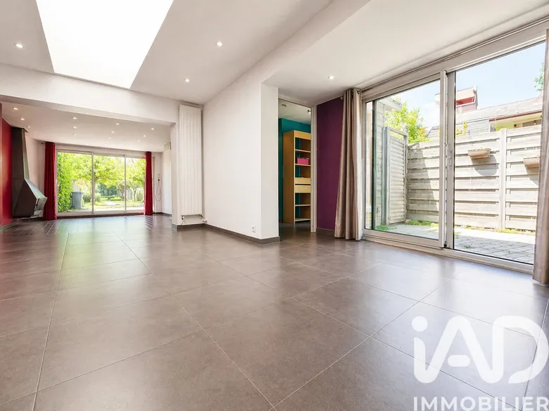 Maison 9 pièces 449 m² · à Wattignies · 449 m² · 990 000 €
