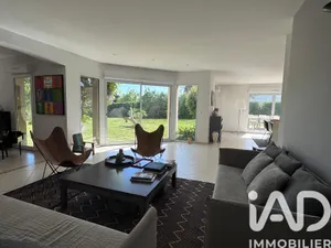 Maison d'architecte à Saint-Nom-la-Bretèche (78860)