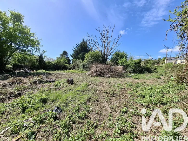 Terrain à bâtir à Quettehou (50630) · 91 000 €