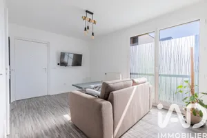 Apartment in Sainte-Geneviève-des-Bois (91700)