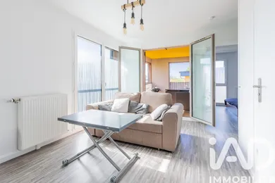 Apartment in Sainte-Geneviève-des-Bois (91700)