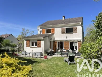 Maison traditionnelle à Coubron (93470)