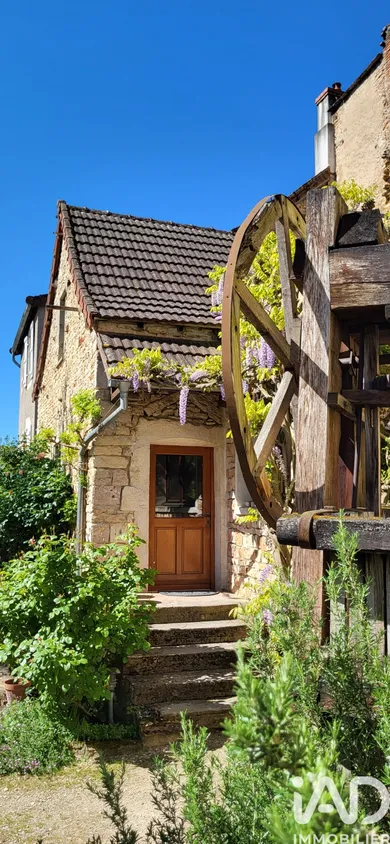 Domaine à Saint-Martin-sous-Montaigu (71640)