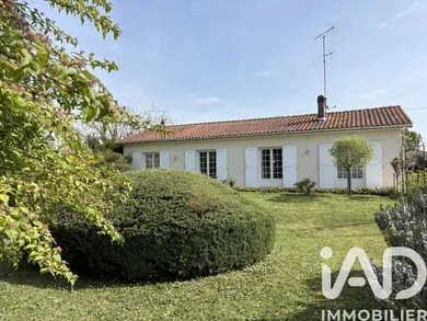 Maison à Saint-Fort-sur-le-Né (16130)