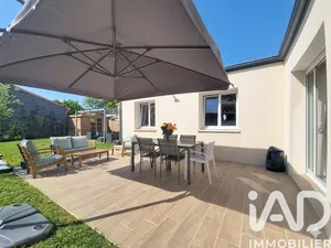 Maison à Port-Saint-Père (44710)