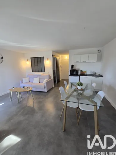 Apartment in Les Baux-de-Provence (13520)