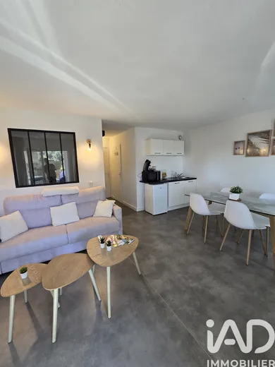 Apartment in Les Baux-de-Provence (13520)