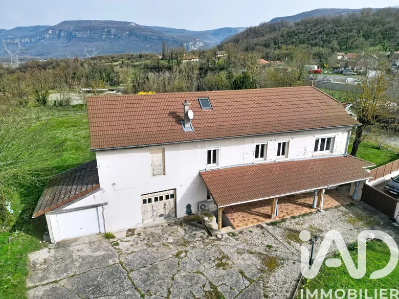 Maison 6 pièces 150 m² · à Bouvesse-Quirieu · 150 m² · 345 000 €