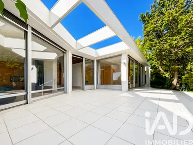Architectural house in Santeny (94440)