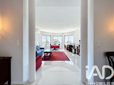 Apartment in Le Cannet (06110)