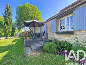Maison de campagne à Saint-Hilaire-des-Loges (85240)