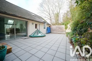 Architectural house in La Frette-sur-Seine (95530)