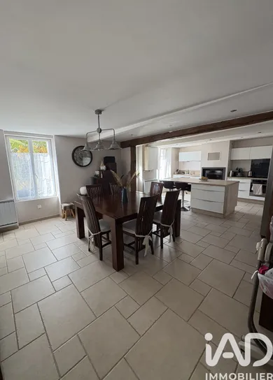Townhouse in Roëzé-sur-Sarthe (72210)