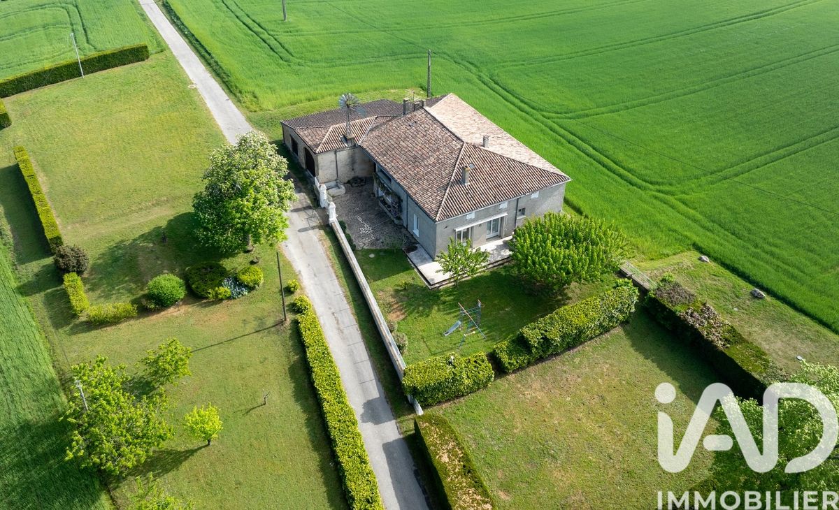 maison à Upie