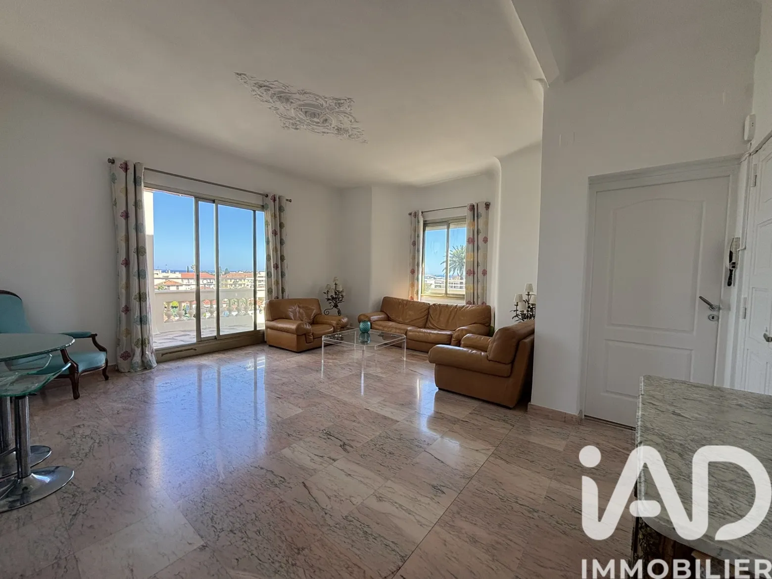 Vente appartement à Saint-Laurent-du-Var (06700) : appartement 3 pièces 92 m² - 1998519 — 2