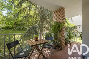 Apartment in Chaville (92370)