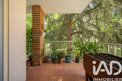 Apartment in Chaville (92370)