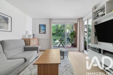 Apartment in Chaville (92370)