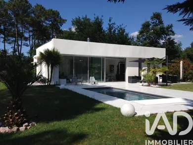 Architectural house in Pessac (33600)