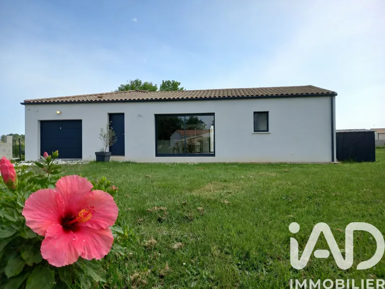 Maison 5 pièces 130 m² · à Saint-André-de-Lidon · 130 m² · 288 000 €