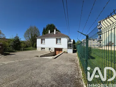 Maison à Villeneuve-sur-Yonne (89500)