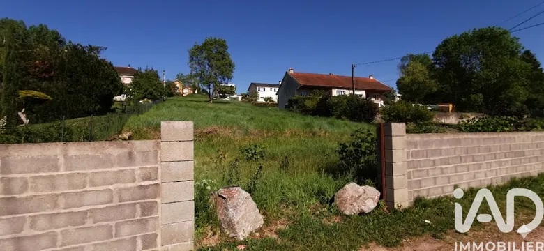 Terrain à bâtir à Abrest (03200) · 37 000 €