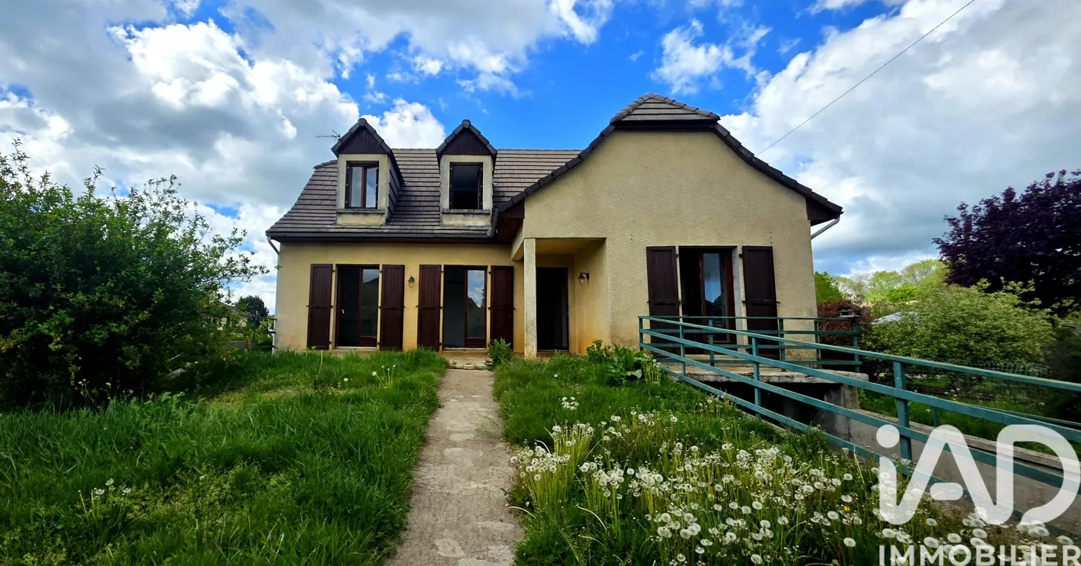 Vente maison à Mauriac (15200) : maison traditionnelle 7 pièces 148 m² — 3