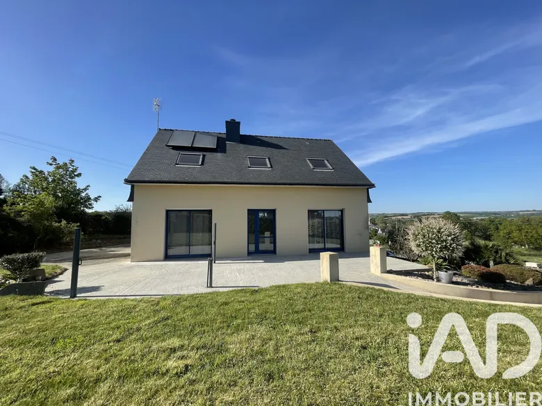 Maison 6 pièces 118 m² · à Saint-Caradec · 118 m² · 239 200 €