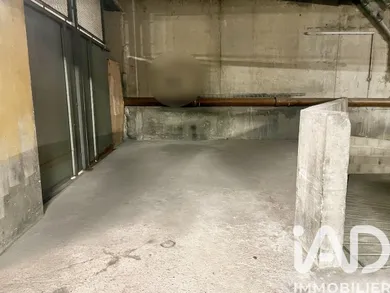 Parking à Paris (75015)