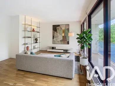 Apartment in Sèvres (92310)