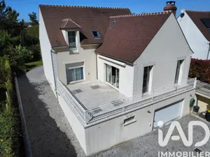 Maison traditionnelle à Longueil-Sainte-Marie (60126)
