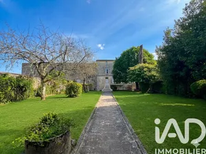 Mansion in Bourg (33710)