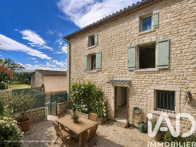 Maison 6 pièces 175 m² · à Caromb · 175 m² · 185 000 €
