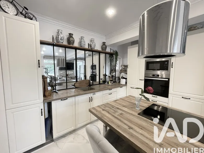 Maison 6 pièces 160 m² · à Saint-Christoly-Médoc · 160 m² · 255 000 €