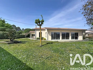 House in Moulis-en-Médoc (33480)