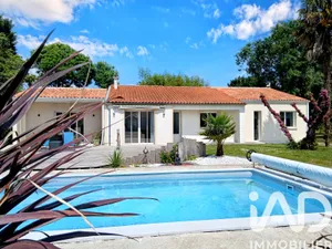 Maison à Saint-Hippolyte (17430)