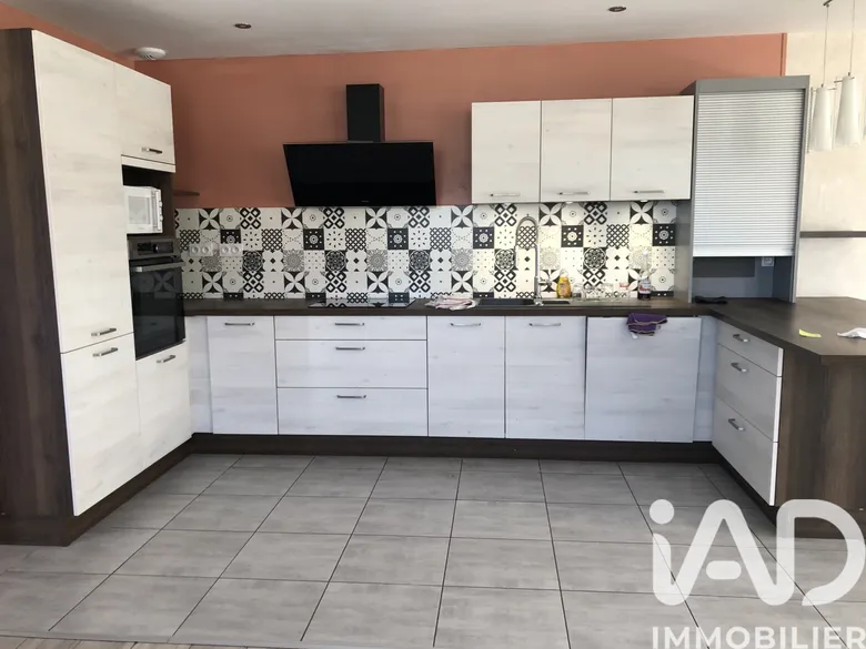 Maison 6 pièces 154 m² · à Creuzier-le-Neuf · 154 m² · 299 000 €