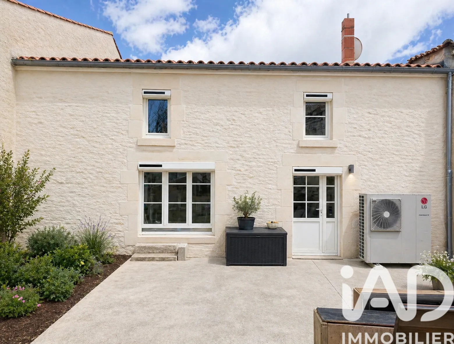 Vente maison à La Ronde (17170) : maison 5 pièces 188 m² — 6