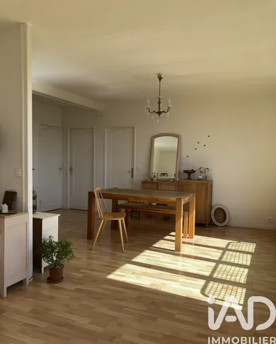 Apartment in Chatou (78400)
