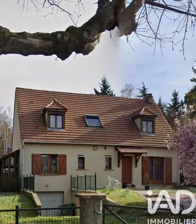 Maison traditionnelle à Saint-Fargeau-Ponthierry (77310)