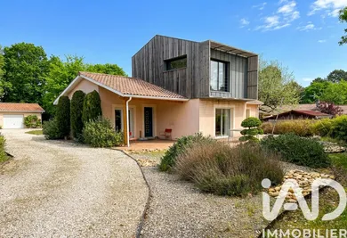 Traditional house in Cabanac-et-Villagrains (33650)