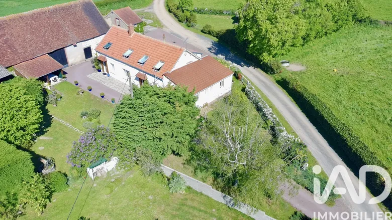 Maison 7 pièces 199 m² · à Verneix · 199 m² · 422 500 €