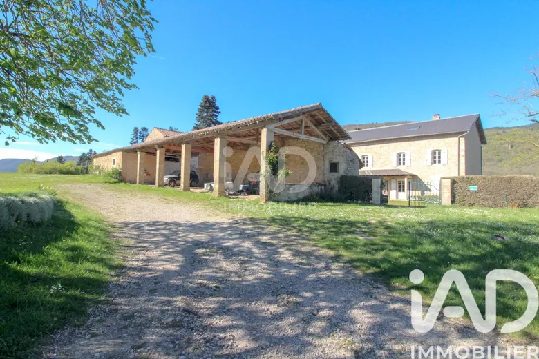 Maison 15 pièces 486 m² · à Versols-Et-Lapeyre · 486 m² · 595 000 €